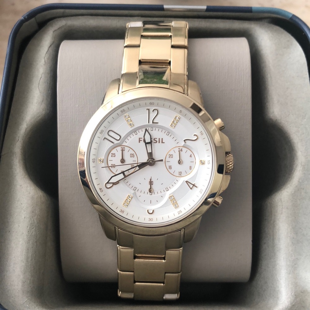 Women’s Gold Fossil Watch **NEW WITH TAGS**
